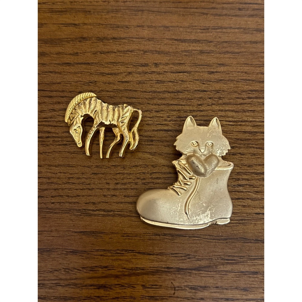 Vintage‎ Gold Tone Brooch Set Zebra and Cat in Boot Whimsical Animal Pins
